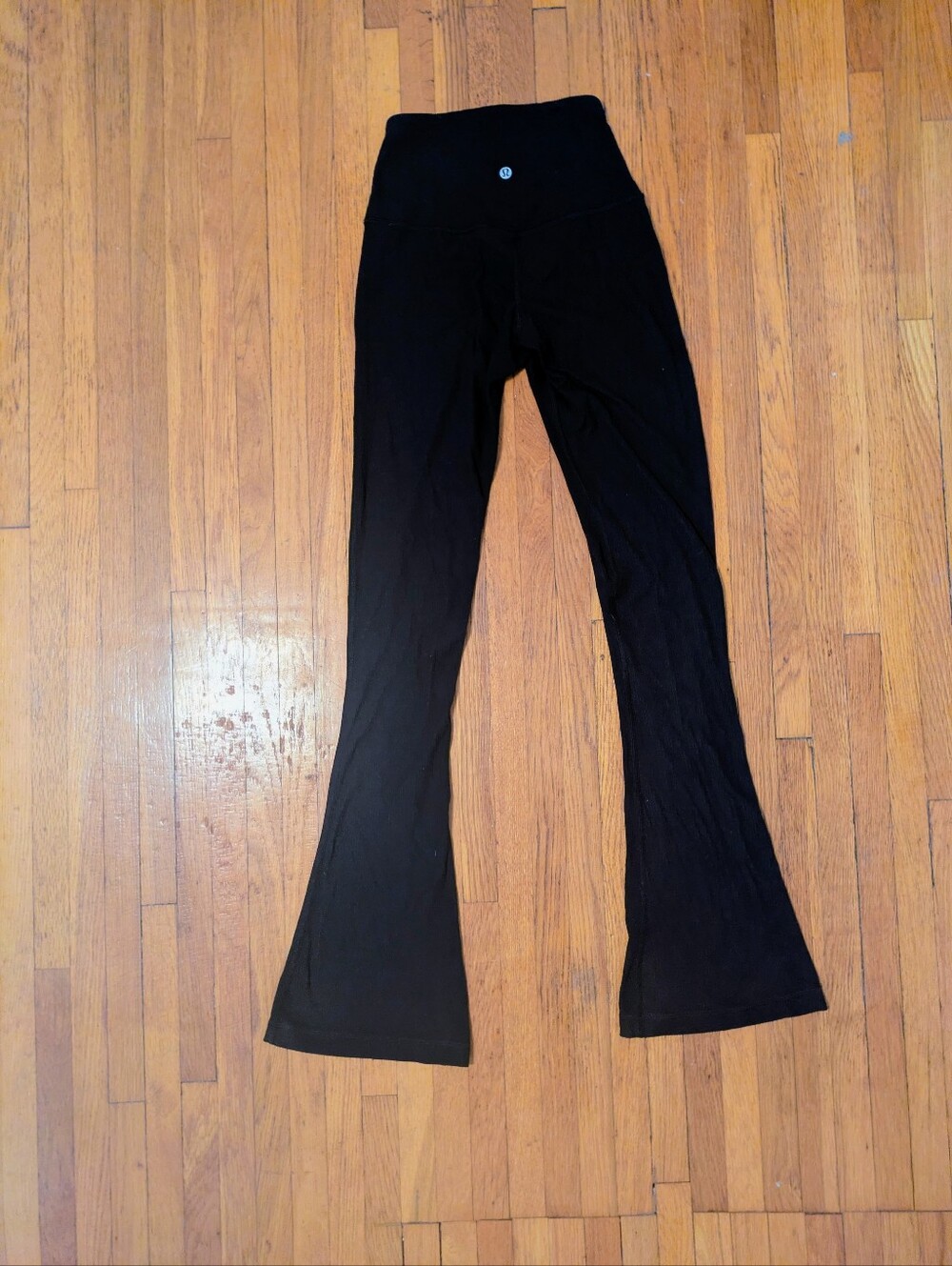 Lululemon Groove super high rise Black ribbed flare pants Size 4